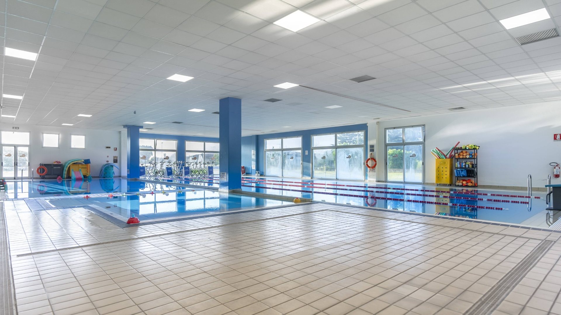 cameri_piscina_forus_sala